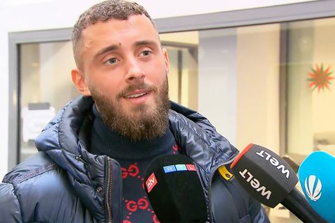 Aktuell läuft der Prozess gegen die Männer, die Michael Schuhmacher erpressen wollten. Als Daniel L's kleiner Bruder ein Interview gab, wurde er grob von dessen Anwalt weggezerrt.