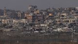 Der Gaza-Konflikt macht sich auch im Ranking des IRC bemerkbar: Gaza und das Westjordanland bleiben an zweiter Stelle auf der Beobachtungsliste. Mehr als ein Jahr Krieg hat den Gazastreifen verwüstet und die Bedingungen im Westjordanland erheblich verschlechtert. Nach dem Terrorangriff der Hamas auf Israel und der israelischen Gegenoffensive seien knapp 1,9 Millionen Menschen vertrieben worden, so die Autoren. Jeder fünfzigste Mensch in Gaza sei seitdem getötet worden. 3,3 Millionen Menschen seien in einer humanitärer Notlage