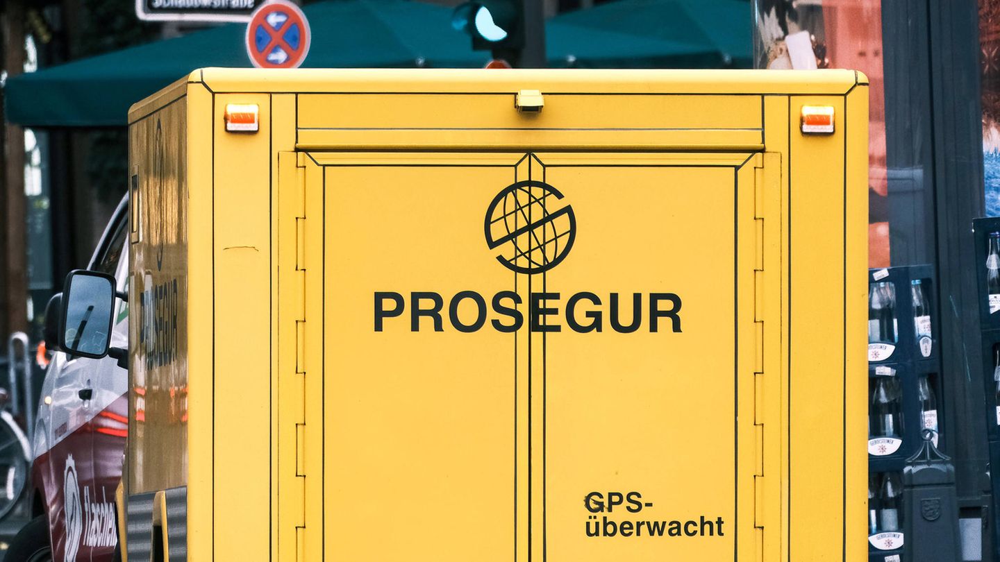 Millionen unterwegs: Ein Geldtransporter im Einsatz (Symbolbild)
