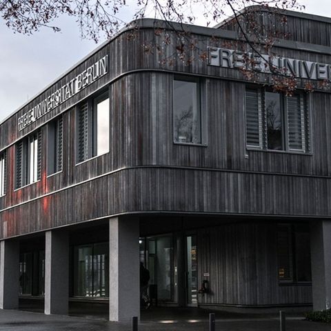 Meinung : Das Museum wollte die Ausstellung Anfang 2025 für eine Woche an der FU zeigen. Foto © Jens Kalaene/dpa