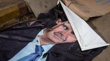 Seit dem Sturz von Diktator Baschar al-Assad keimt in Syrien Hoffnung auf eine friedlichere Zukunft des Landes auf. Doch die humanitäre Lage bleibt prekär: Fast 70 Prozent der Bevölkerung lebt in einer extremen Notsituation (knapp 17 Millionen Menschen), 90 Prozent der Bevölkerung in Armut. Ob der Sturz Assads den Syrerinnen und Syrern im Jahr 2025 die Chance auf einen Wiederaufbau ihres Lebens gibt, oder die Krise verschärfen wird, bleibe eine offene Frage, so das IRC