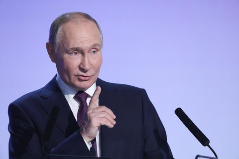Die Ukraine setzt erneut US-ATACMS ein, Moskau droht mit Rückschlag. Putins rhetorische Wende und die US-Warnung vor der Oreschnik-Rakete, findet Rainer Munz besonders interessant.