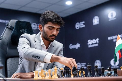 Frisch gebackender Schach-Wetmeister: Dommaraju Gukesh profitierte von einem schweren Fehler seines Gegners Ding Liren