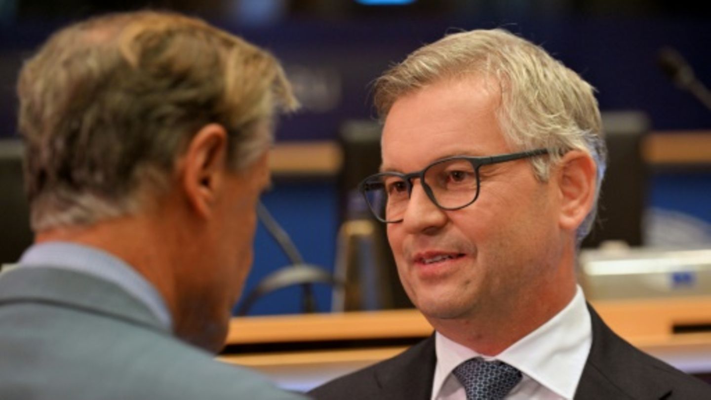 Der neue EU-Innenkommissar Magnus Brunner (rechts)