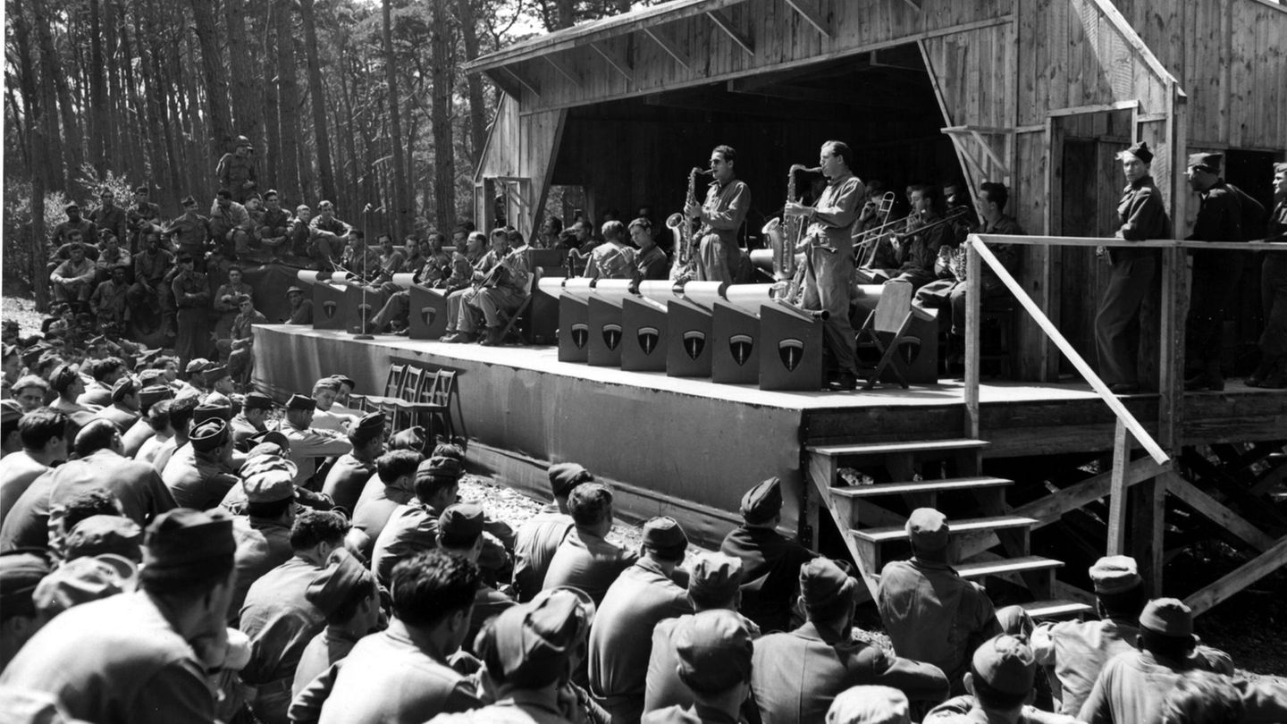 "Army Air Force Orchestra" von Glenn Miller "Army Air Force Orchestra" von Glenn Miller