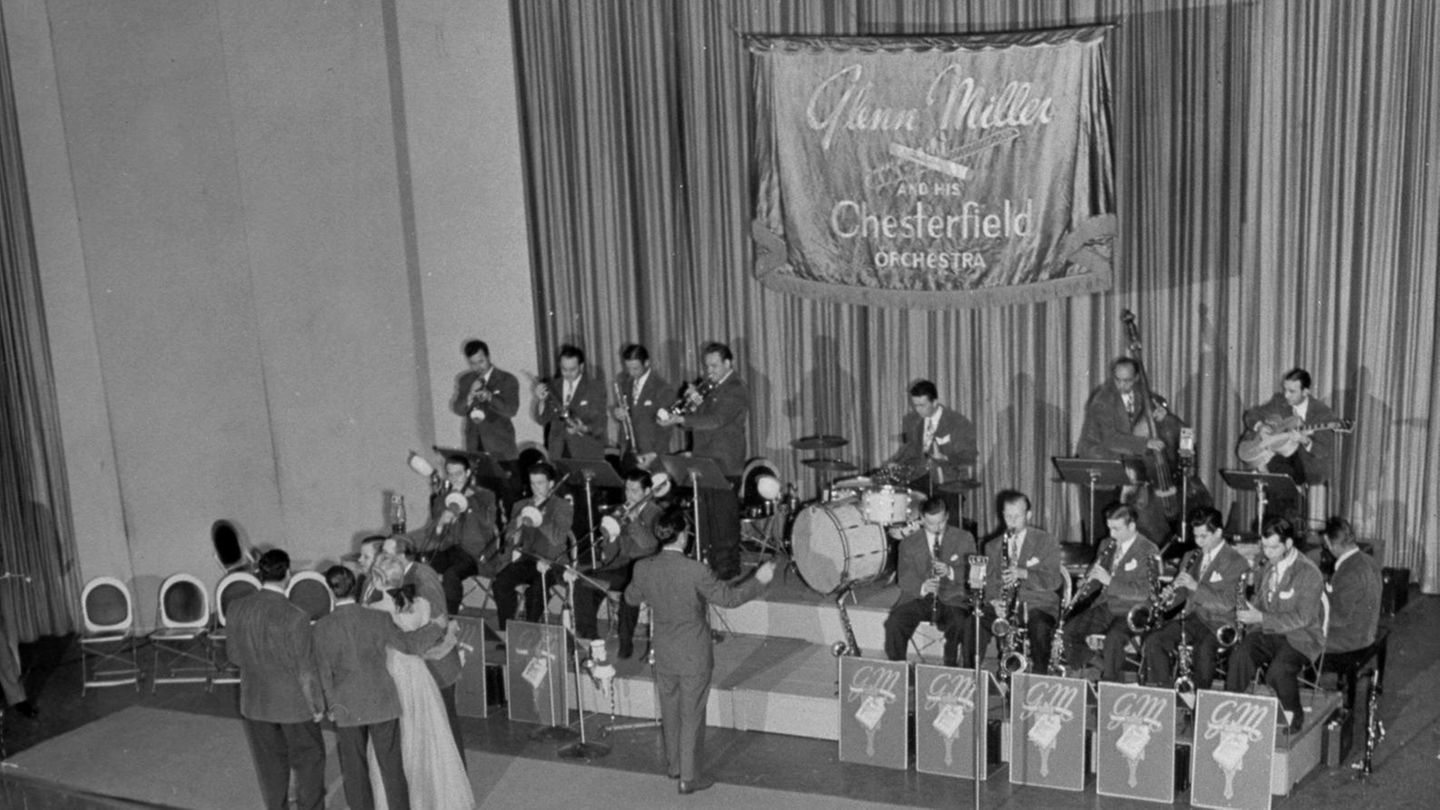 "Glenn Miller Orchestra"