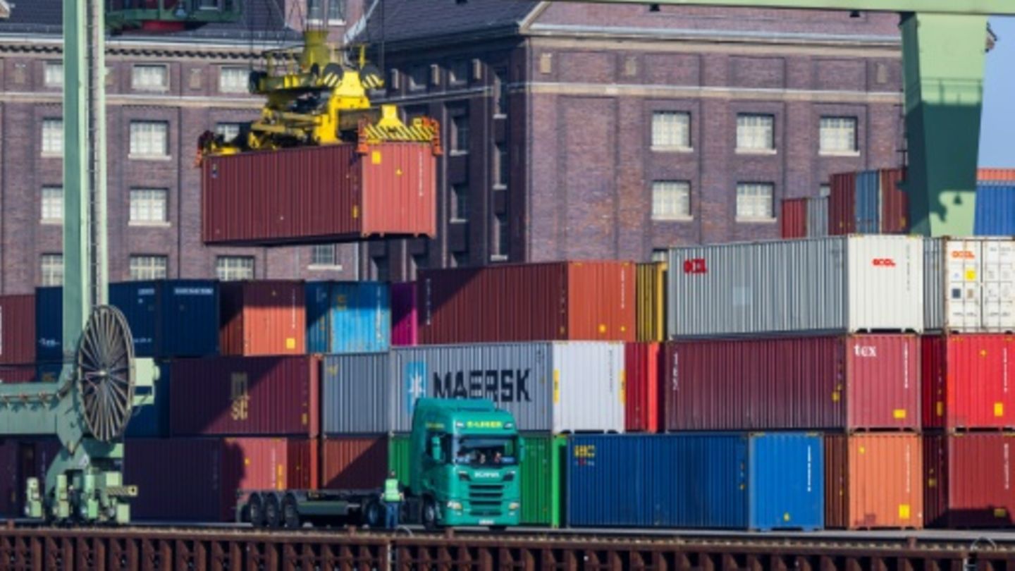 Containerverladung in Berlin