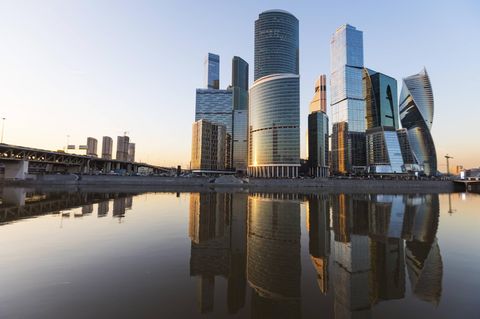 Rund 19 Luxuswohnungen in Moskau City soll der Assad-Clan gekauft haben – und nach der Flucht untergekommen sein. Außenkorrespondent Rainer Munz besucht das russische Nobelviertel.