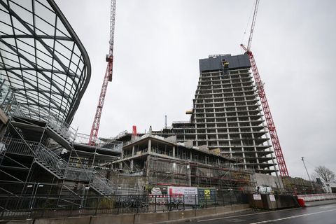 Hamburg: Die stillgelegte Baustelle des Elbtower in der Hafencity