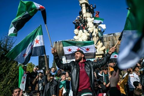 Freudenfeiern in der zweitgrößten syrischen Stadt Aleppo