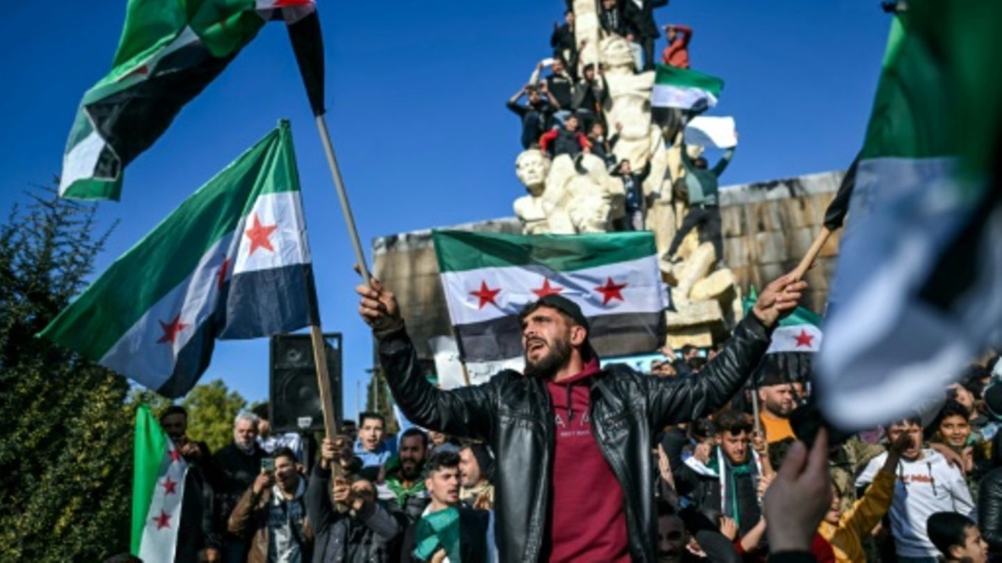 Freudenfeiern in der zweitgrößten syrischen Stadt Aleppo