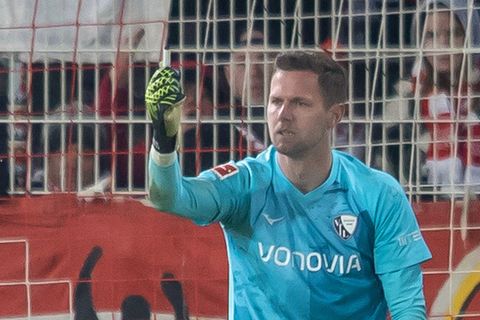 Patrick Drewes wurde beim Spiel seines VfL Bochum bei Union Berlin von einem Gegenstand am Kopf erwischt