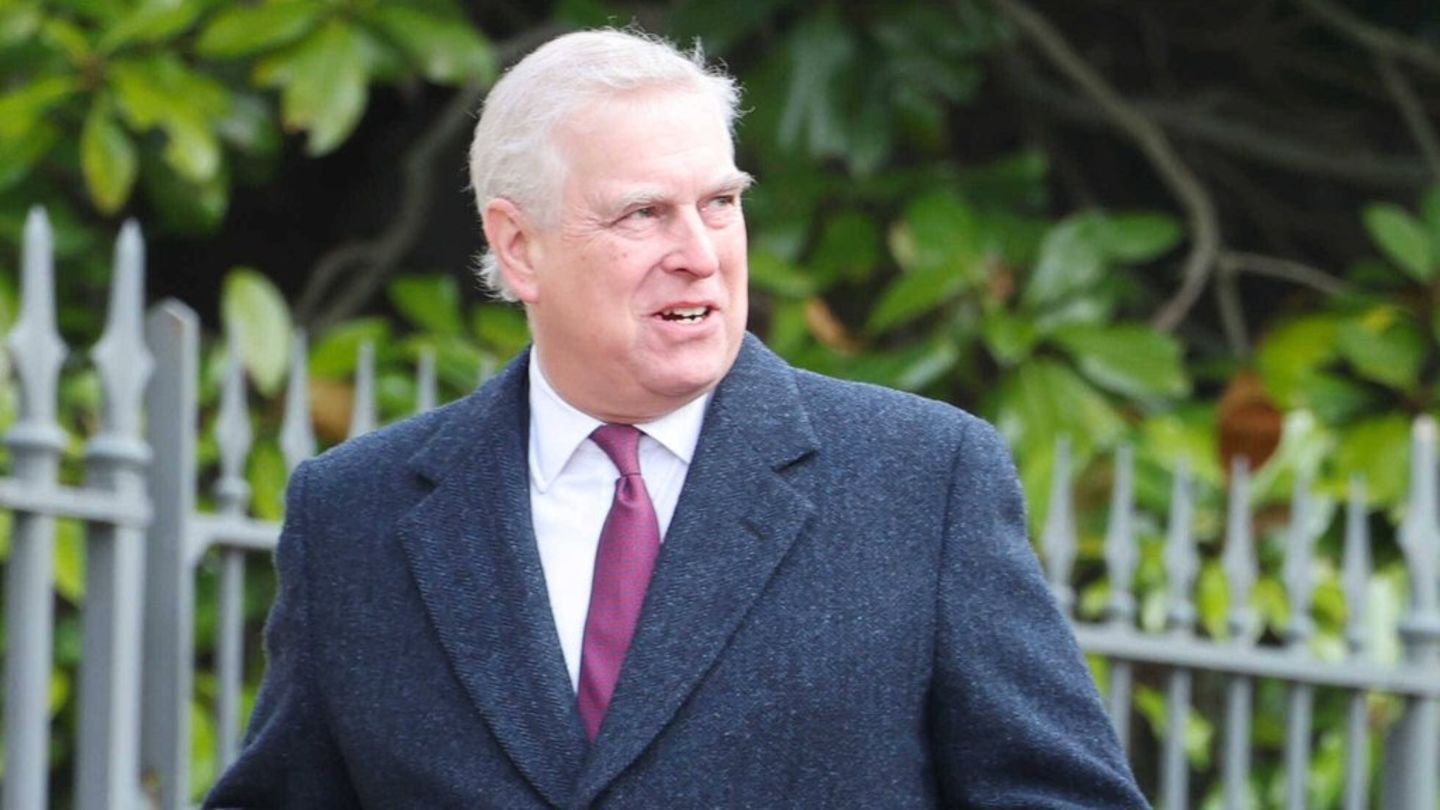 Prince Andrew will probably have to celebrate Christmas without his family Prince Andrew will probably have to celebrate Christmas without his family