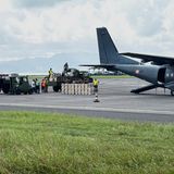 Die Zahl der Todesopfer im französischen Überseegebiet Mayotte im Indischen Ozean durch den Zyklon "Chido" wird vermutlich erst in mehreren Tagen feststehen. "Es wird Tage und Tage dauern", sagte Frankreichs geschäftsführender Innenminister Bruno Retailleau bei einem Besuch der Inselgruppe. Hilfsgüter liefert Frankreich aber bereits