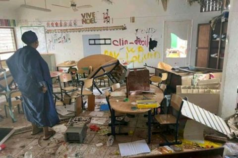 Verwüstete Grundschule auf Mayotte