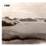 Blick auf den Gletscher Blomstranbreen auf dem norwegischen Archipel Spitzbergen