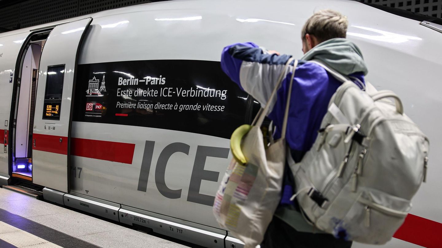 Berlin-Paris-ICE am Hauptbahnhof