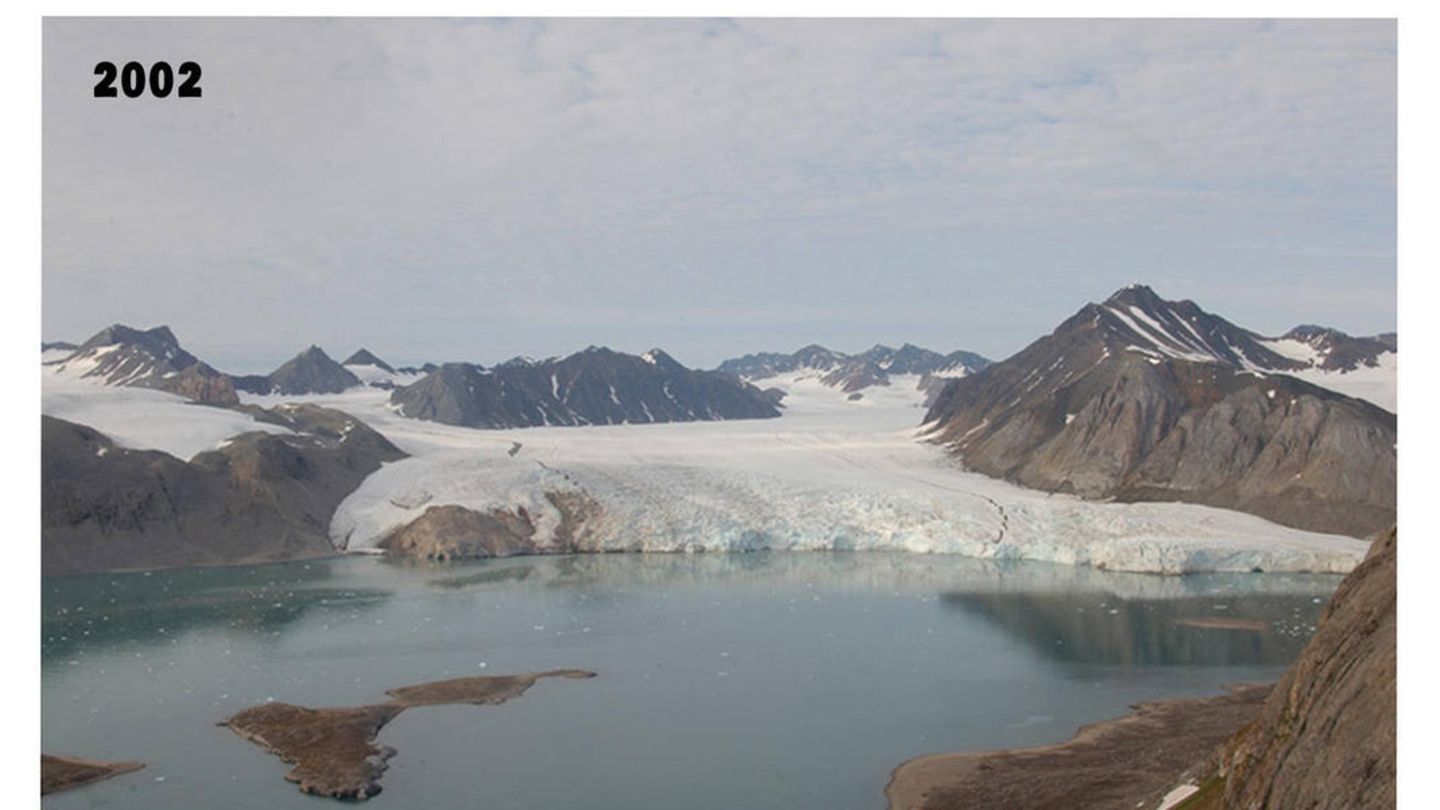 Blick auf den Gletscher Blomstranbreen auf dem norwegischen Archipel Spitzbergen