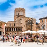 Mit dem Fahrrad Valencia erkunden