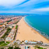 Valencia hat einen eigenen langen Sandstrand