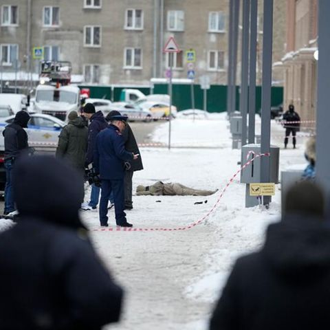 Ermittler sichern den Tatort in Moskau. Seit dem Angriff auf die Ukraine sind bereits mehrere prominente Militärs Russlands bei Anschlängen getötet worden
