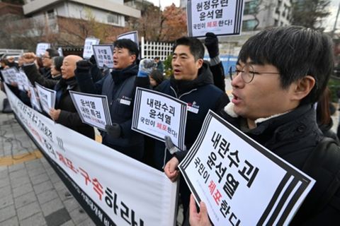 Demonstration gegen Yoon in Seoul