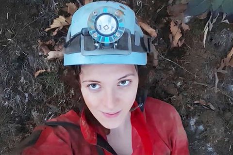 Video zeigt Bergungsaktion von verletzter Höhlenforscherin