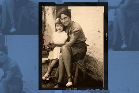 Barbara Siebeck und Mutter auf einem historischen Foto.