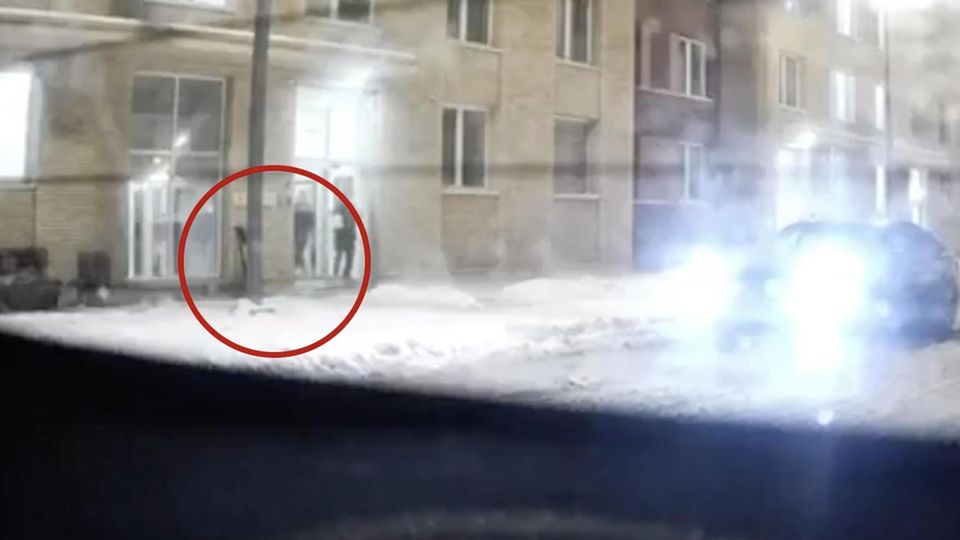 Dashcam filmt Anschlag auf russischen General – E-Scooter auf Aufnahme sichtbar