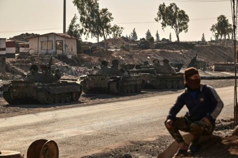 Verlassene Panzer nahe Daraa in Syrien