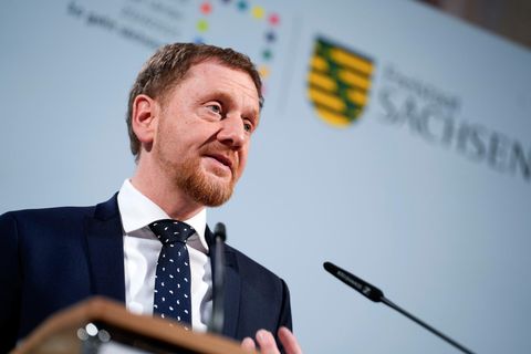 Sachsens Ministerpräsident Michael Kretschmer bei einer Rede