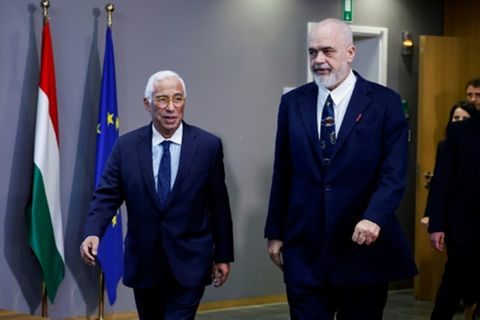 EU-Ratspräsident Costa mit Albaniens Regierungschef Rama (v.l.)