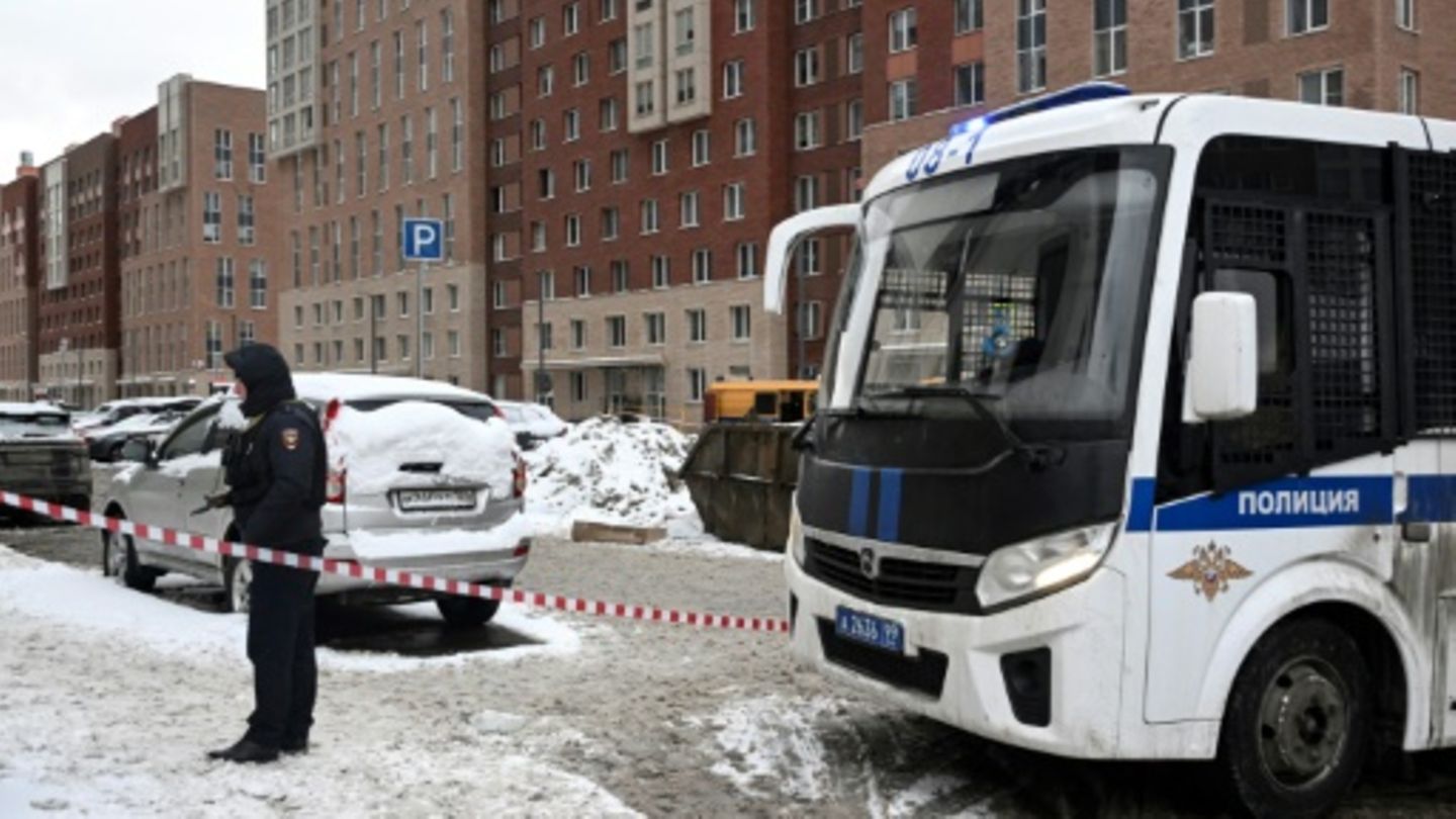 Polizei am Ort des Attentats in Moskau