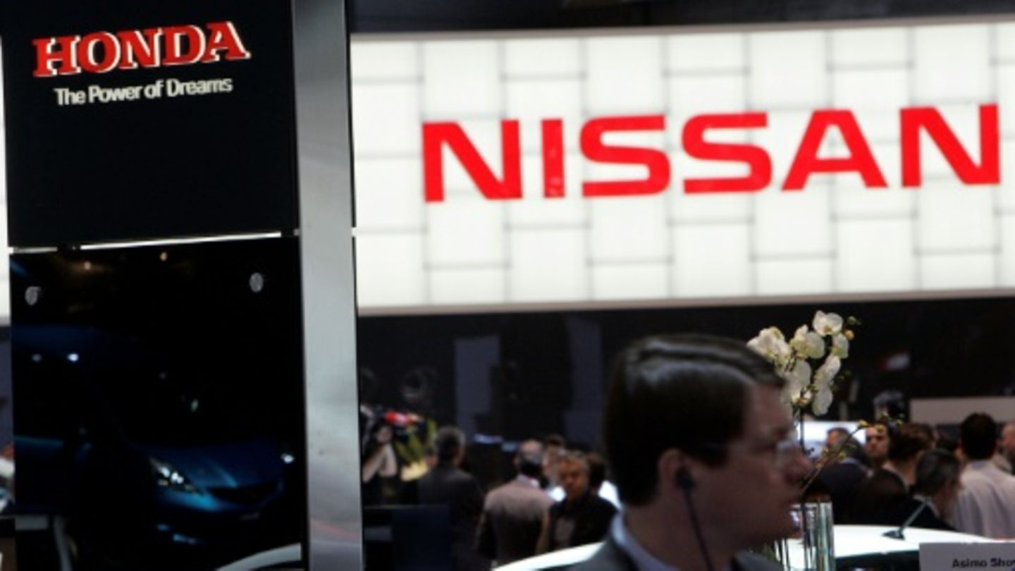 Logos von Honda und Nissan