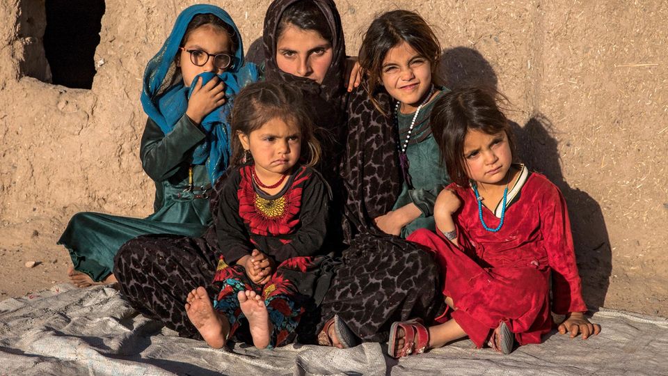 Die Stiftung stern konnte mit dem Artikel über die Situation der Kinderbräute in Afghanistan fast 60.000 Euro Spenden einnehmen Die Stiftung stern konnte mit dem Artikel über die Situation der Kinderbräute in Afghanistan fast 60.000 Euro Spenden einnehmen