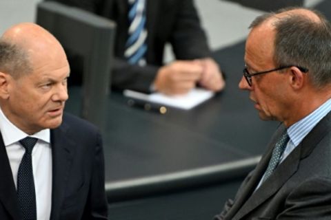Merz und Scholz im Bundestag