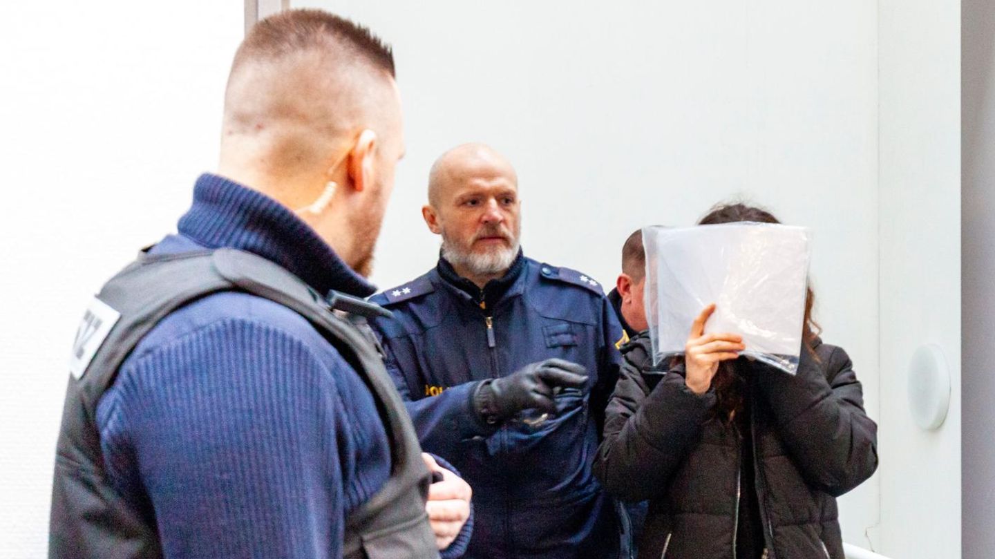Die Angeklagte soll eine Doppelgängerin umgebracht haben, um untertauchen zu können