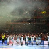 Sport-Momente des Jahres: Die deutschen Handballer feiern zum EM-Auftakt vor dem Publikum in Düsseldorf