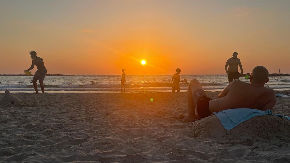 Abendsonne am Bograshov Beach in Tel Aviv