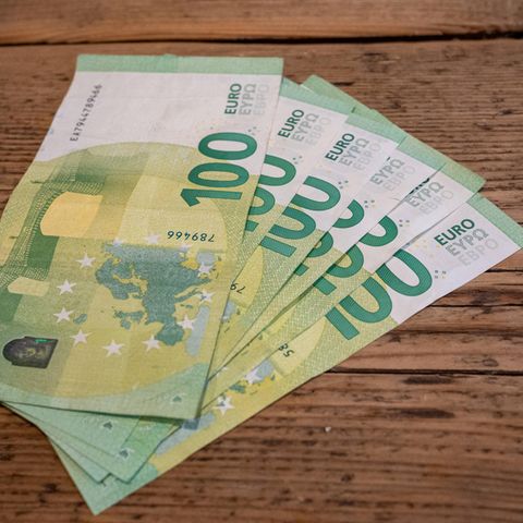 Unternehmen, Kapitalanleger und Besserverdienende müssen immer noch Solidaritätszuschlag zahlen