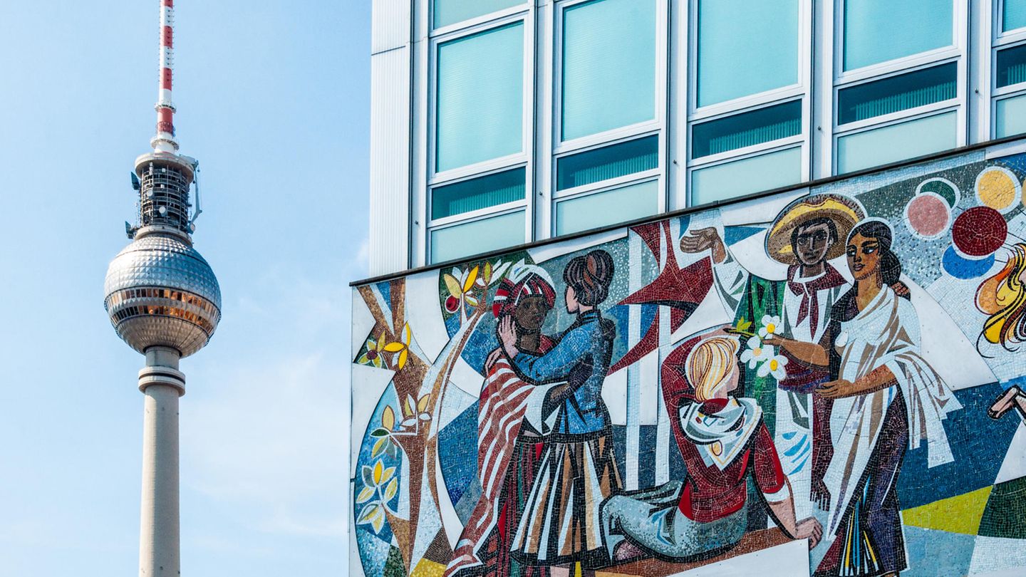 DDR-Architektur: Haus des Lehrers