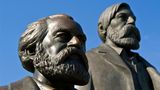 DDR-Architektur:: Marx und Engels