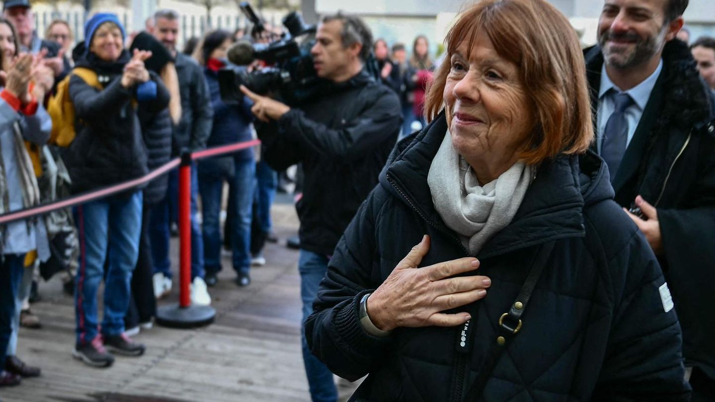 Gisèle Pelicot wird vor Gericht in Avignon unter Beifall begrüßt