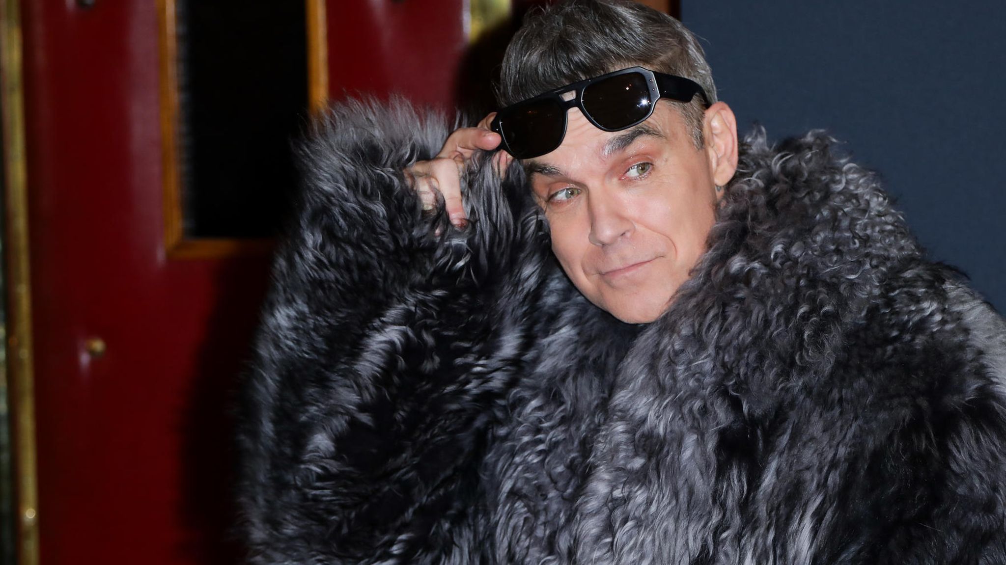 Robbie Williams, 50, bei der Premiere seiner Filmbiographie "Better Man" in Paris