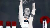 Mit einer großen und bewegenden Abschiedsfeier in der Allianz Arena verabschiedete Fußball-Deutschland den Kaiser. Franz Beckenbauer war am 7. Januar im Alter von 78 Jahren verstorben. Auch Weltmeister Andreas Brehme, der frühere Manager von Werder Bremen, Willi Lemke, und der große Trainer Christoph Daum zählen zu den großen Fußball-Persönlichkeiten, die im Jahr 2024 verschieden