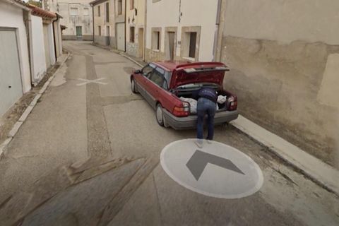 Seit November 2023 wird ein Mann in Spaniens Dorf Tajueco vermisst. Durch neu hochgeladene Google Street-View-Bilder erhalten die Ermittler nun eine neue Spur – und werden fündig.