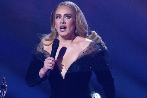 Sängerin Adele auf der Bühne