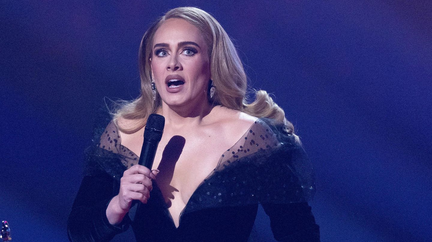 Sängerin Adele auf der Bühne