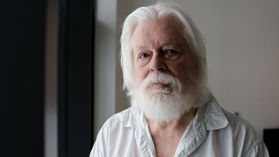Anti-Walfang-Aktivist Paul Watson nach Freilassung: "Ich werde nicht aufhören" Im Juli nimmt Grönlands Polizei Paul Watson fest. Obwohl Japan auf eine Auslieferung besteht, ist der 74-jährige Aktivist nun wieder frei – und hat eine klare Botschaft.