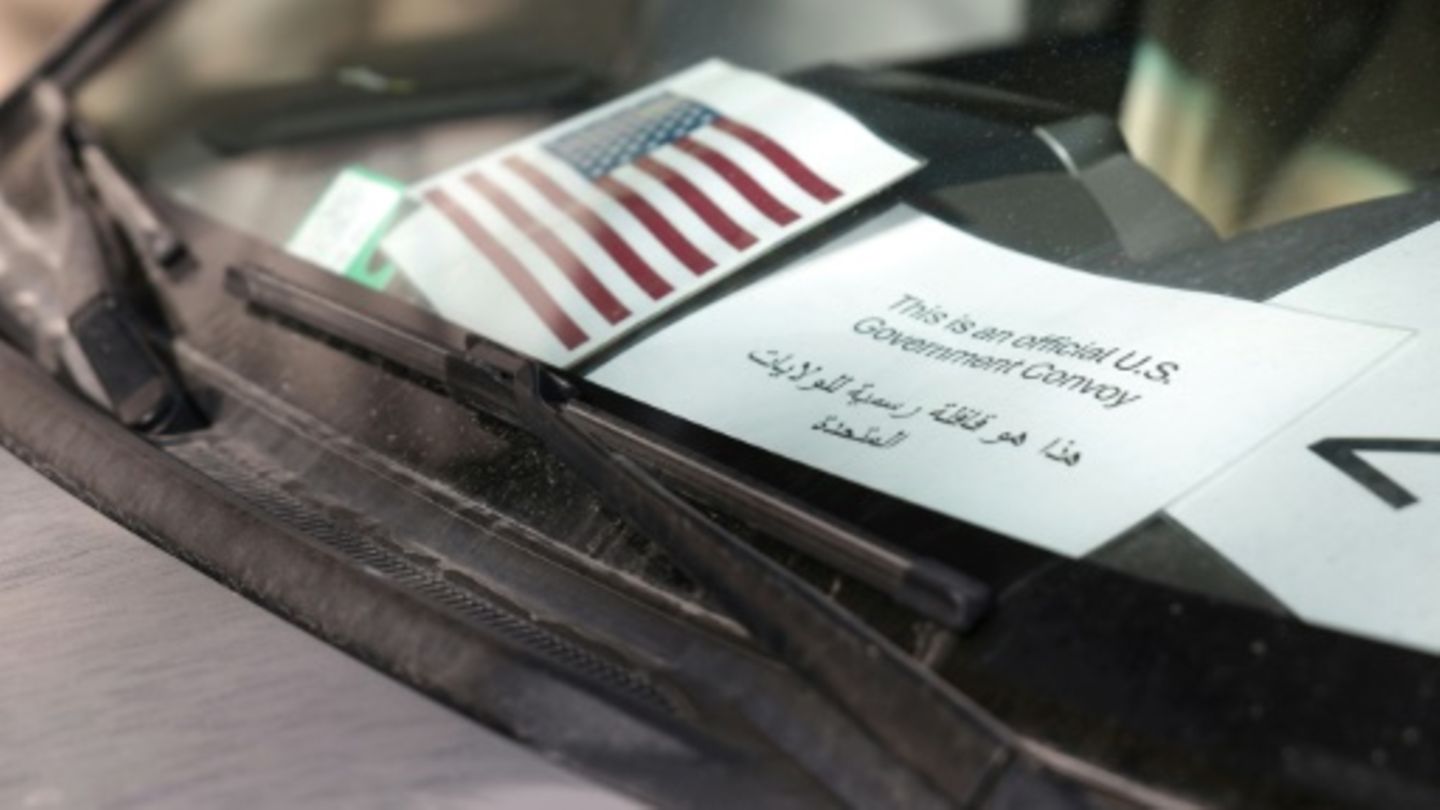 Auto aus dem Konvoi der US-Delegation beim Syrien-Besuch